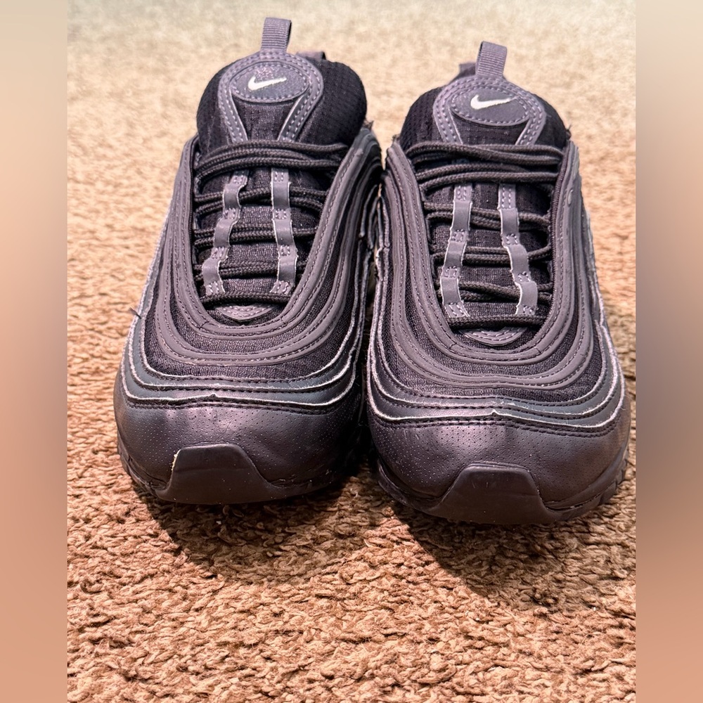 Nike Air Max 97 Black and Gray Shoes | Code 921522-011 size 7Y - Picture 2 of 8